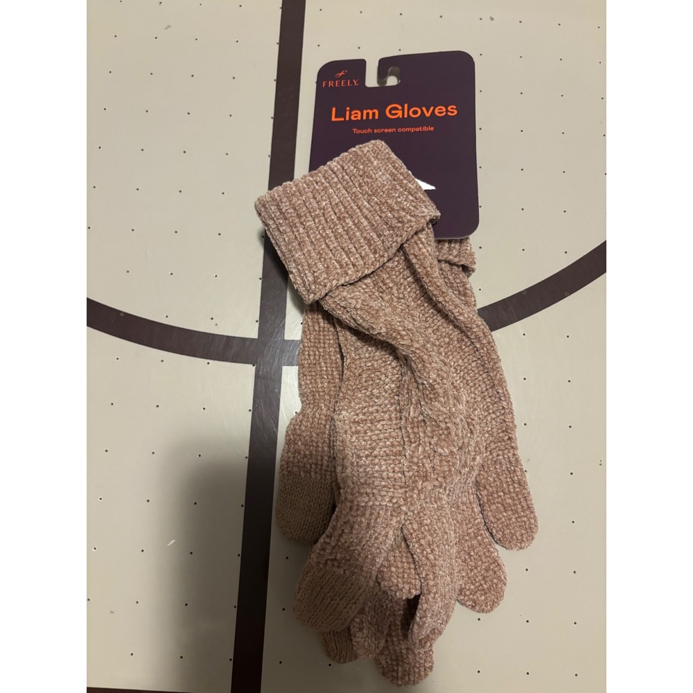 Freely Liam Gloves Womens Stucco Tan Chenille Cable Knit Touch Screen NWT